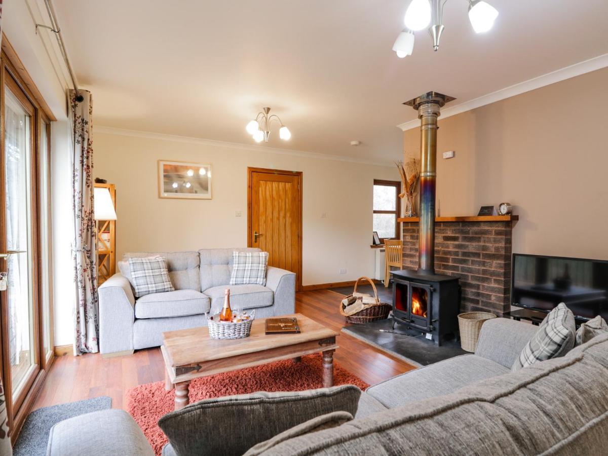 Fersit Log Cottage Roybridge Ngoại thất bức ảnh