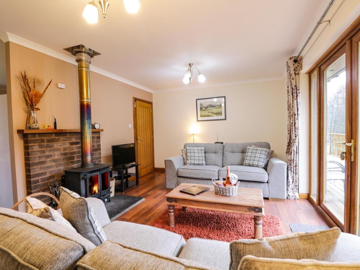 Fersit Log Cottage Roybridge Ngoại thất bức ảnh