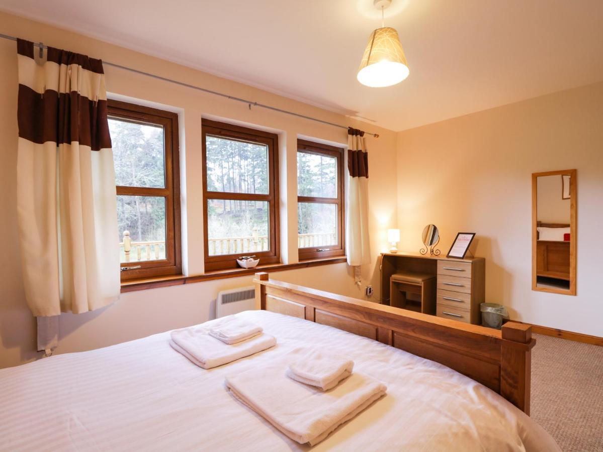 Fersit Log Cottage Roybridge Ngoại thất bức ảnh